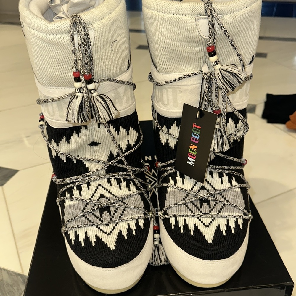 NWT Alanui Icon net Moon boo Black multi retail $1500 size5/6
